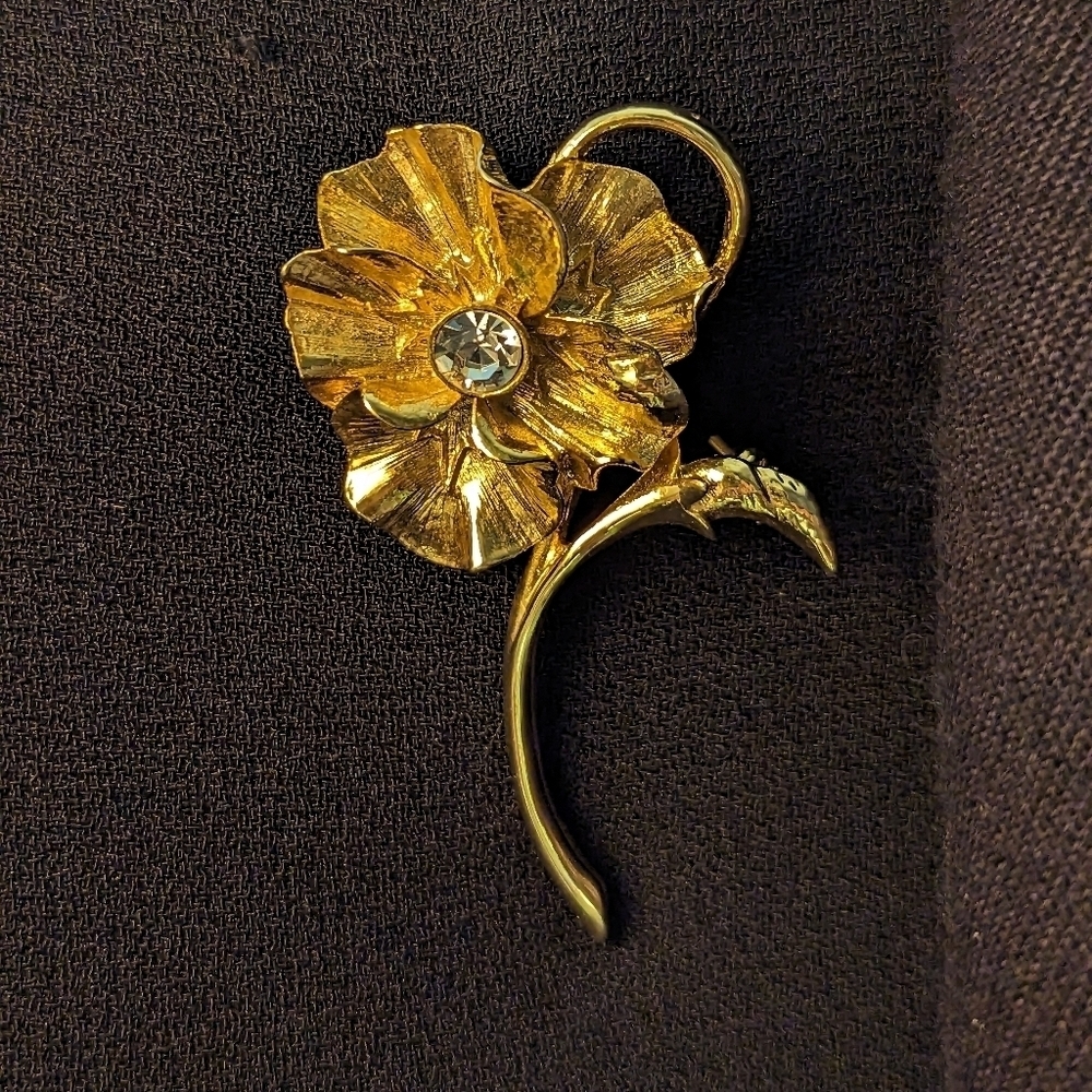 New View Vintage Brooch Pendant Faux Diamond Gold tone Flower